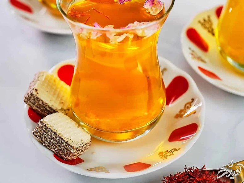 تزیین نوشیدنی‌ها با زعفران